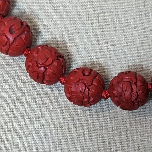 Vintage Carved Cinnabar Bead Necklace Hand Knotted Boho Mid Century Red Chinese - Picture 2 of 6